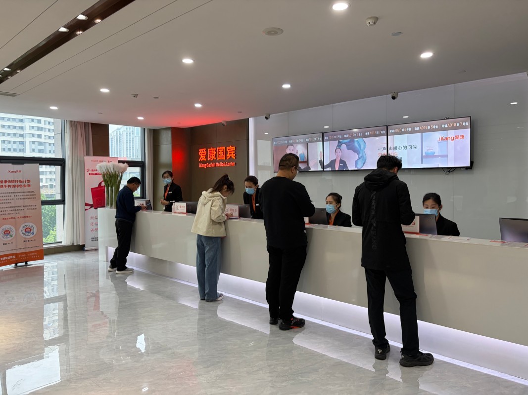 Yantai Double Plastic Industry organiseert lichamelijk onderzoek en teambuildingactiviteiten voor werknemers